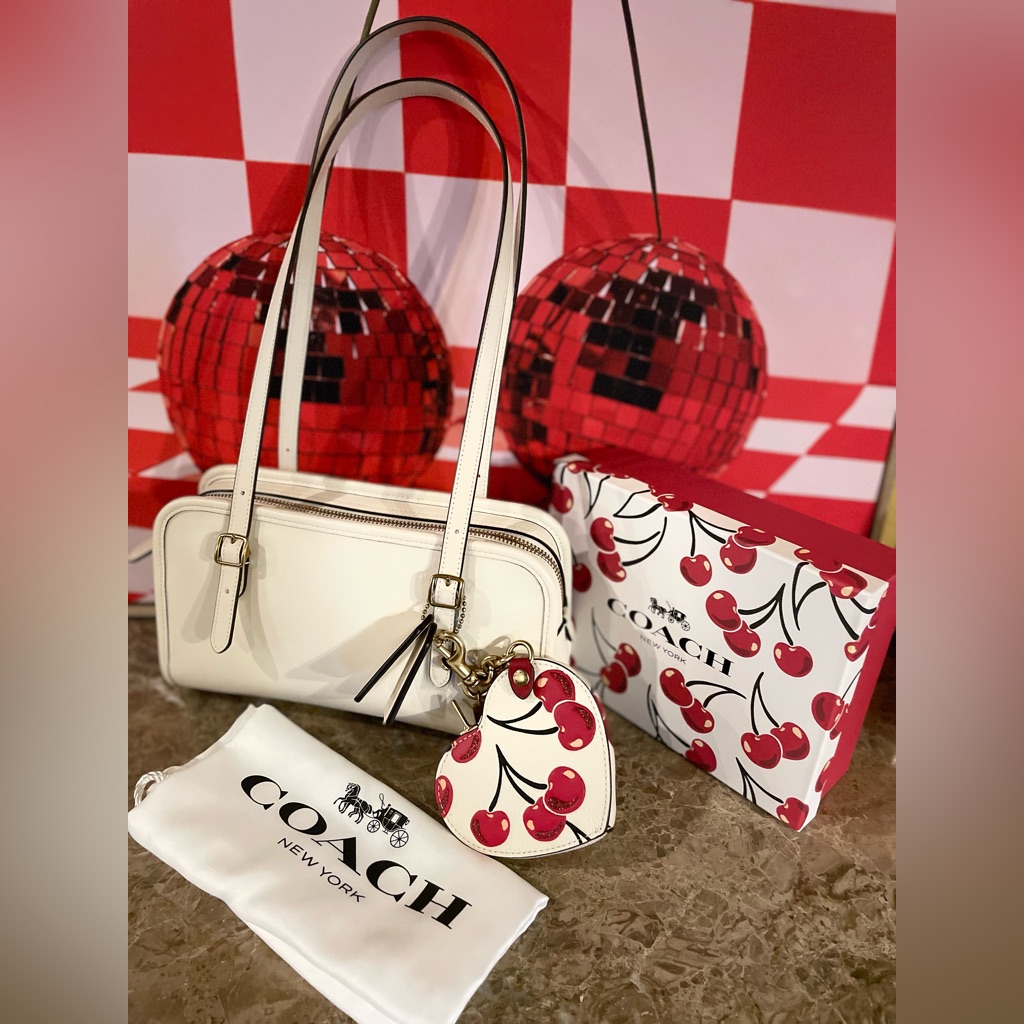 Coach Nwt Glove Swing Zip Shoulder Bag W/Boxed Cherry Leather Heart Coin Purse